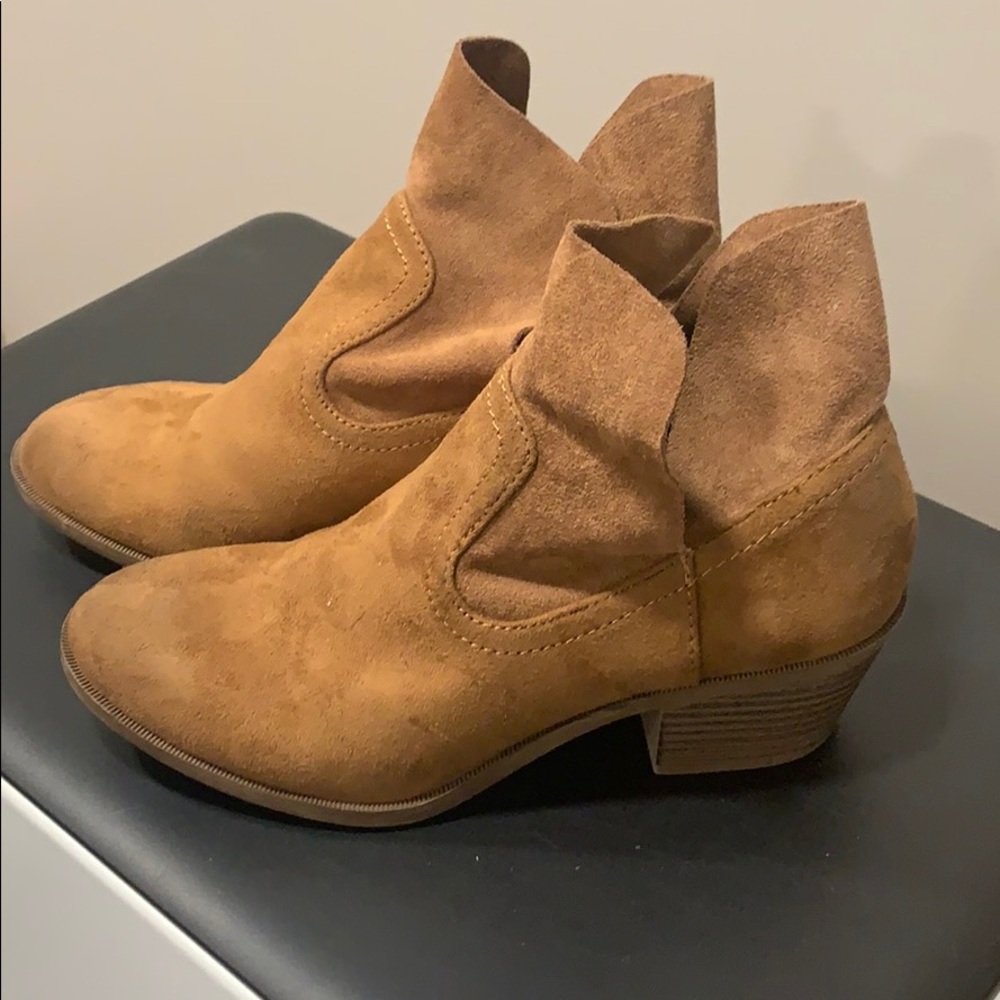Rock&Candy by Zigi Suede Booties